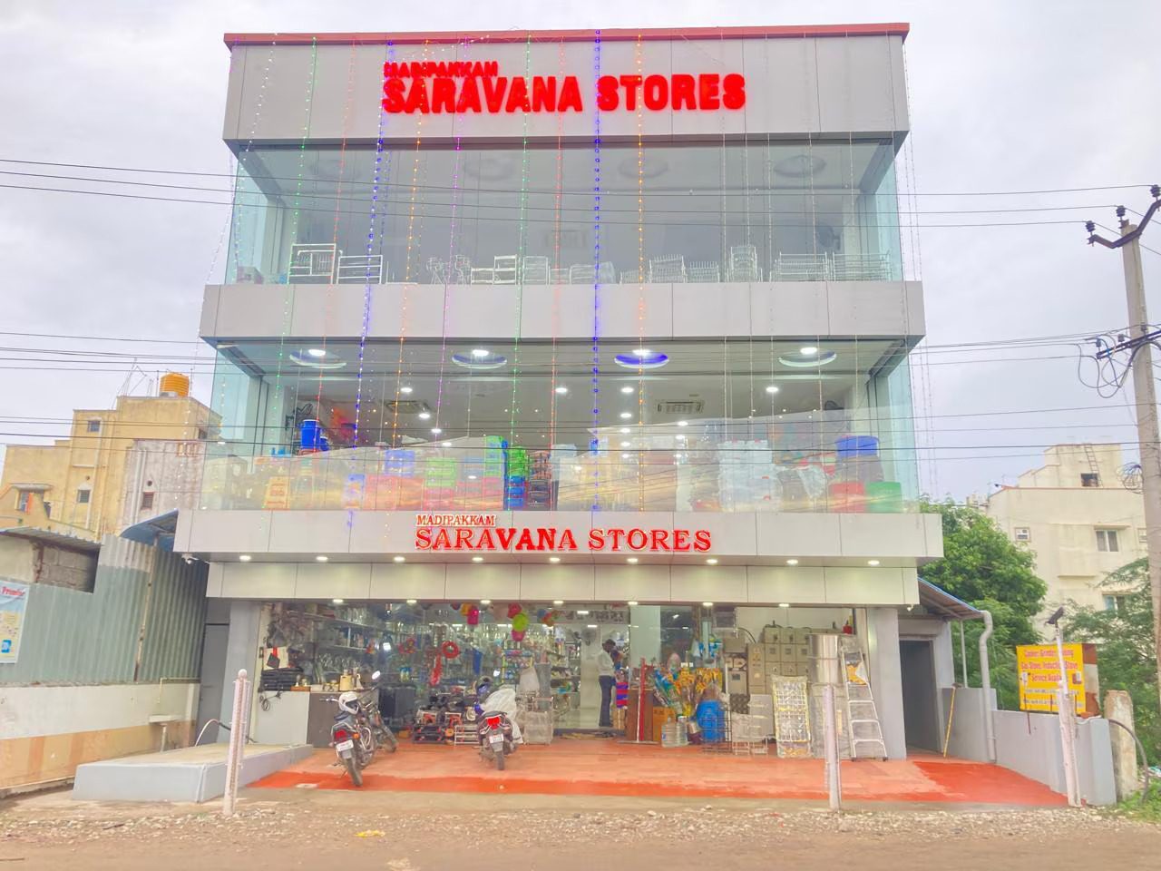 Madipakkam Saravana Stores, Medavakkam store front